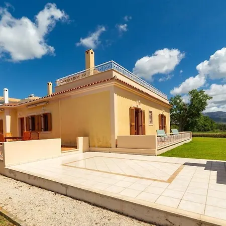 Katerina Bbq & Pool! Villa *