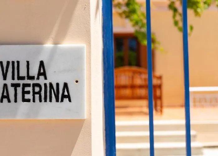 Katerina Bbq & Pool! Villa *